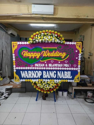 Papan Bunga di Kali Anyar